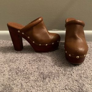Studded platform clogs